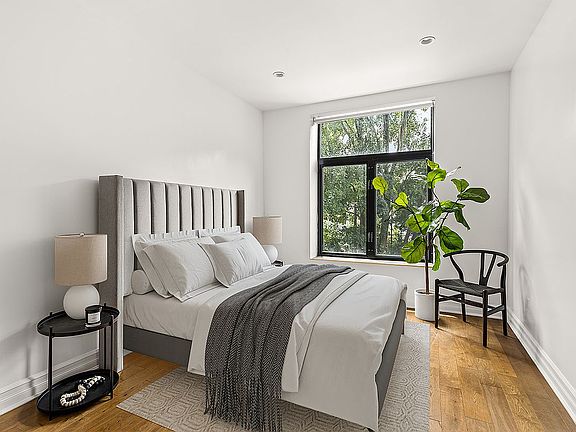 5th image of 318 20th St APT 2B