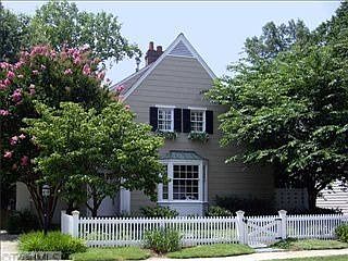 1st image of 607 Chancery Pl