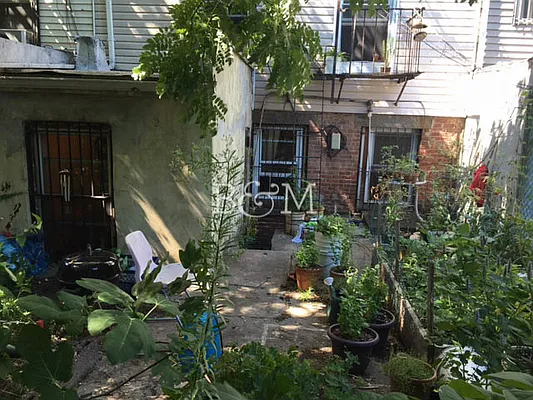 Rented by Brick&Mortar | media 14