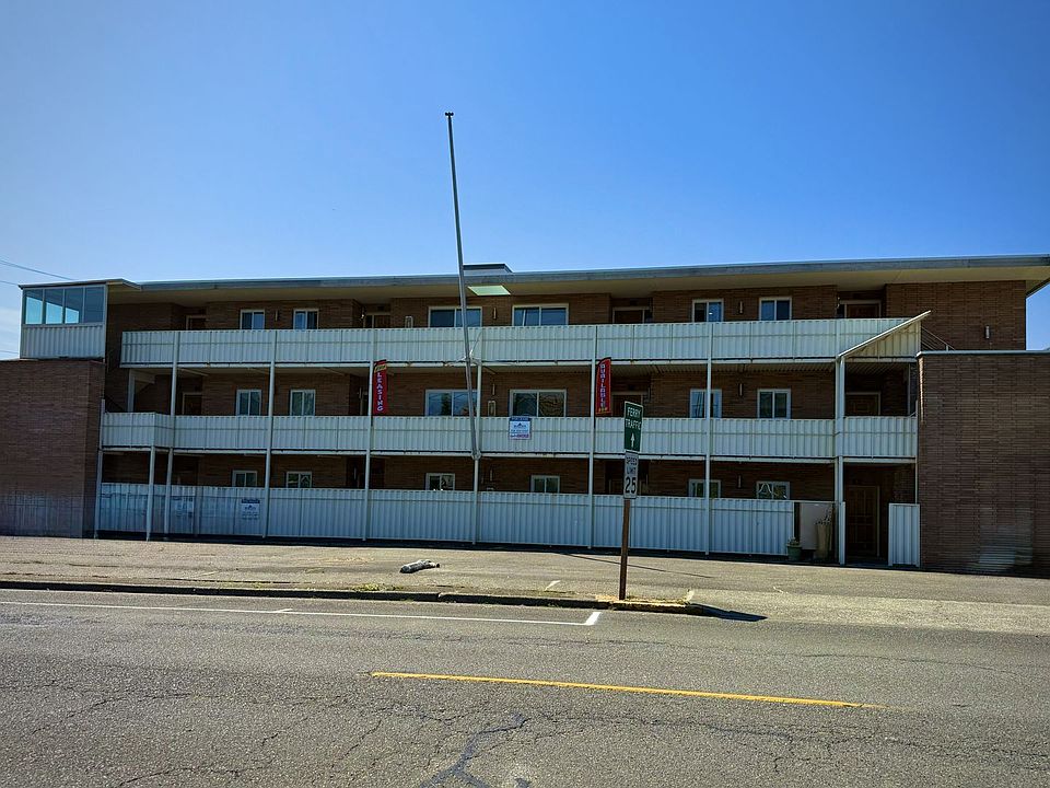 1st image of 230 3rd Ave S APT B
