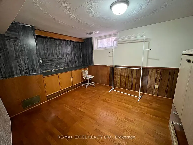 292 Huntsmill Blvd #BASEMENT — Photo 6