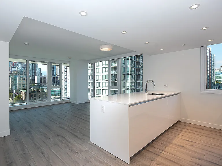 1107 Richards St #202 — Photo 16