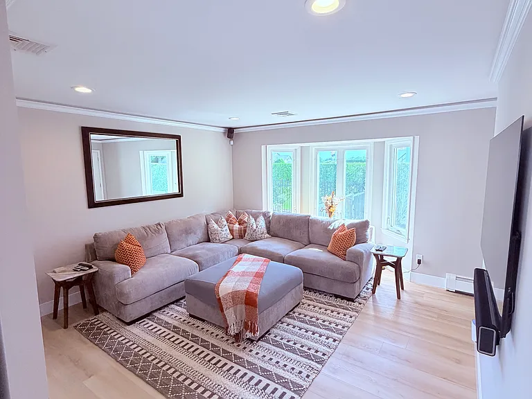 8 Mill Pond Rd — Photo 17