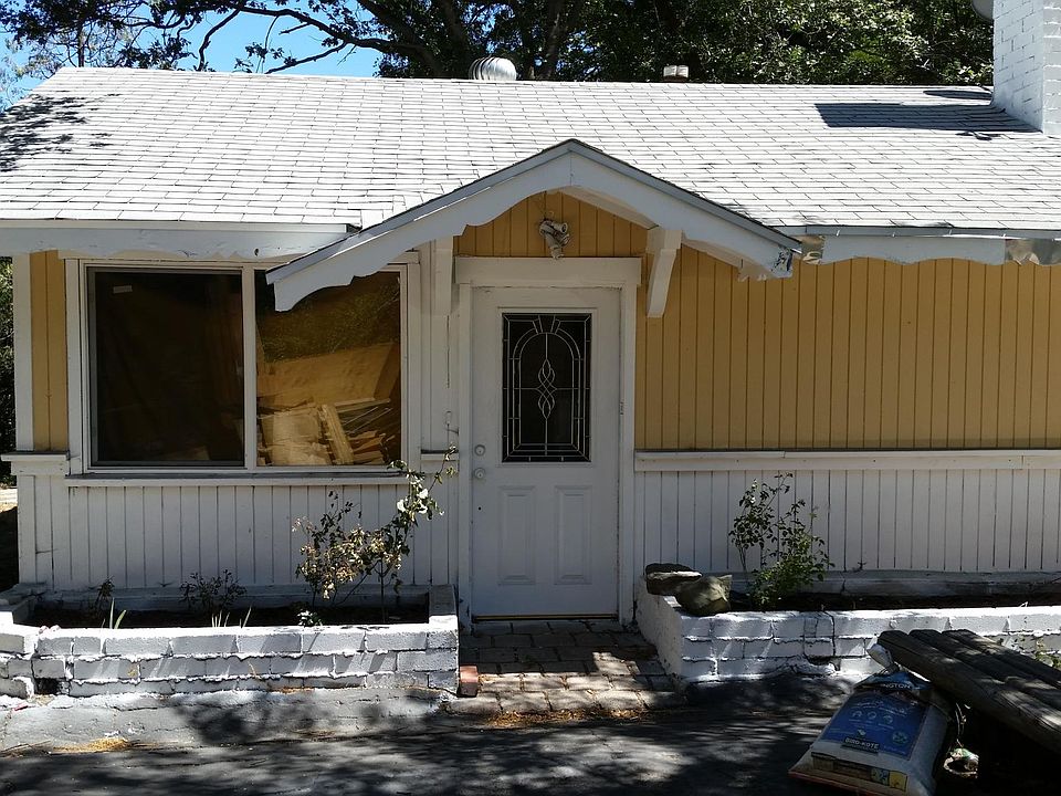 Front Exterior of Unit