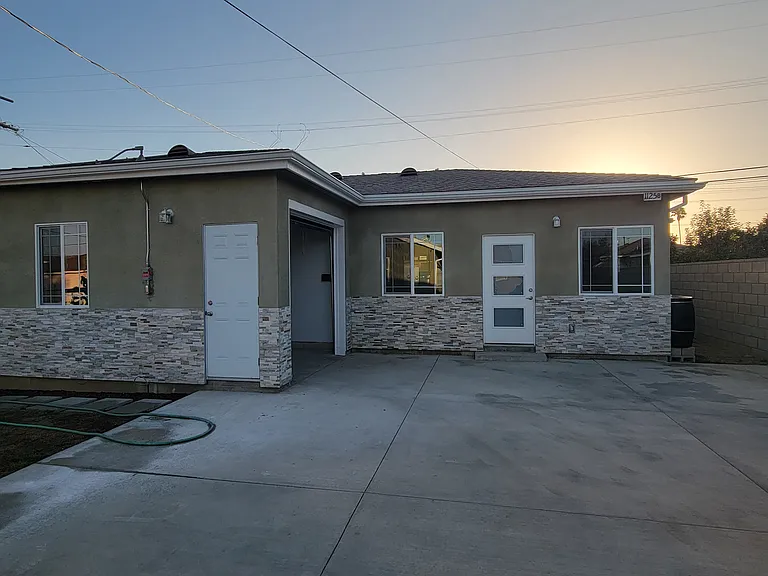 Palm Ave — Photo 6