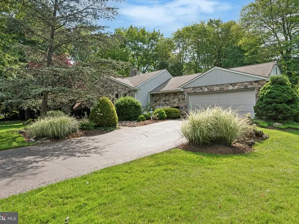 106 Holly Dr, Lansdale, PA 19446
