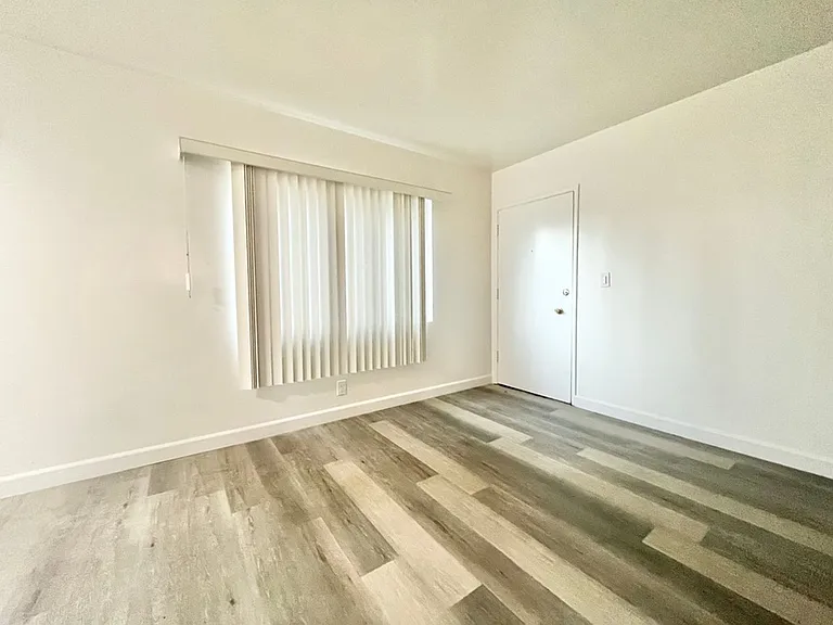 632-636 Aerick St #644 — Photo 4
