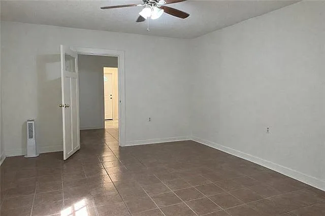 729 Elmira Ave — Photo 5