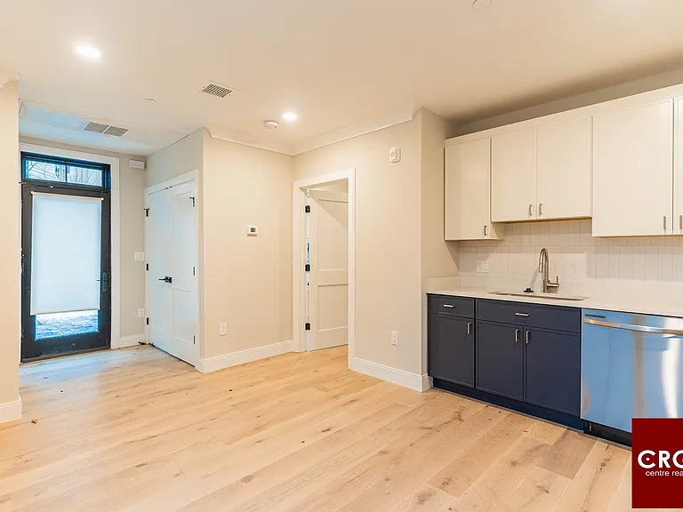 156 Everett St #102A — Photo 3