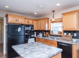 551 Pointe Ct SW, Rochester, MN 55902