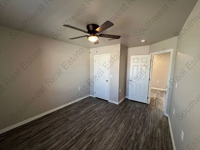 2109 Bobwhite Ct #B — Photo 11