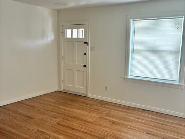 501 1/2 Canadian St, Houston, TX 77009