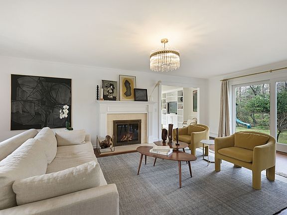 2nd image of 28 Bay View Dr E