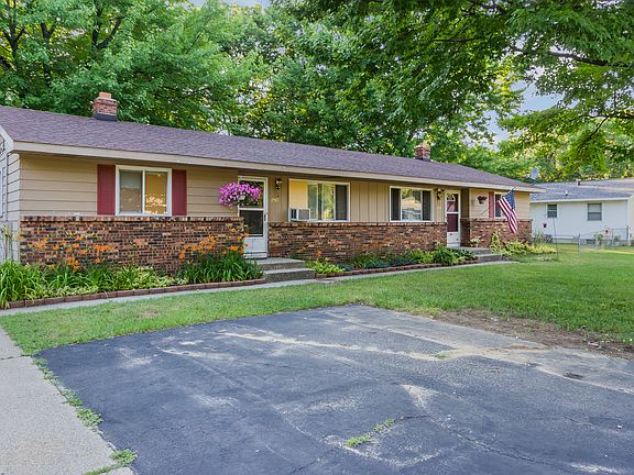 4th image of 2549 Briarwood Dr