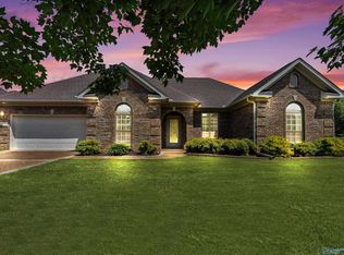 2206 Rockingham Ln SW, Decatur, AL 35603