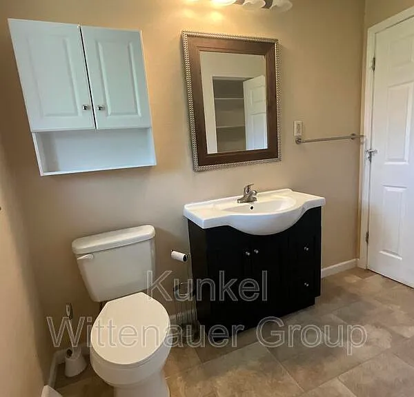 304 S Hilgard St — Photo 13