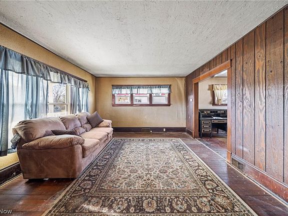 3rd image of 509 6th St