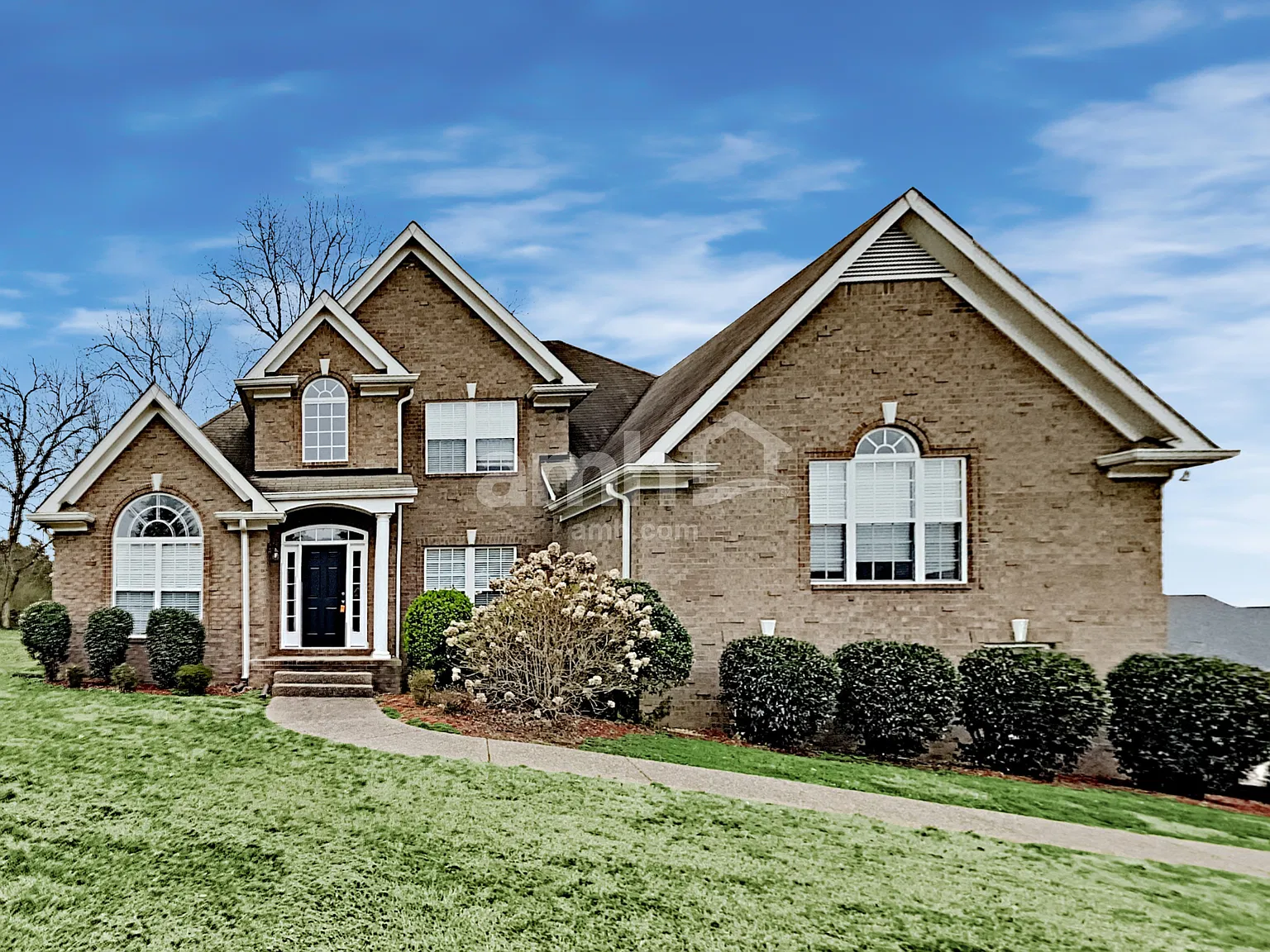 3 bed, 2.5 bath, 2833 sqft, $2,995 — Photo 1