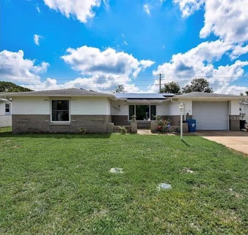 3 bed, 2.0 bath, 1484 sqft, $1,900 — Photo 1