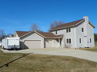 9100 Meadow Park Ln, Franksville, WI 53126