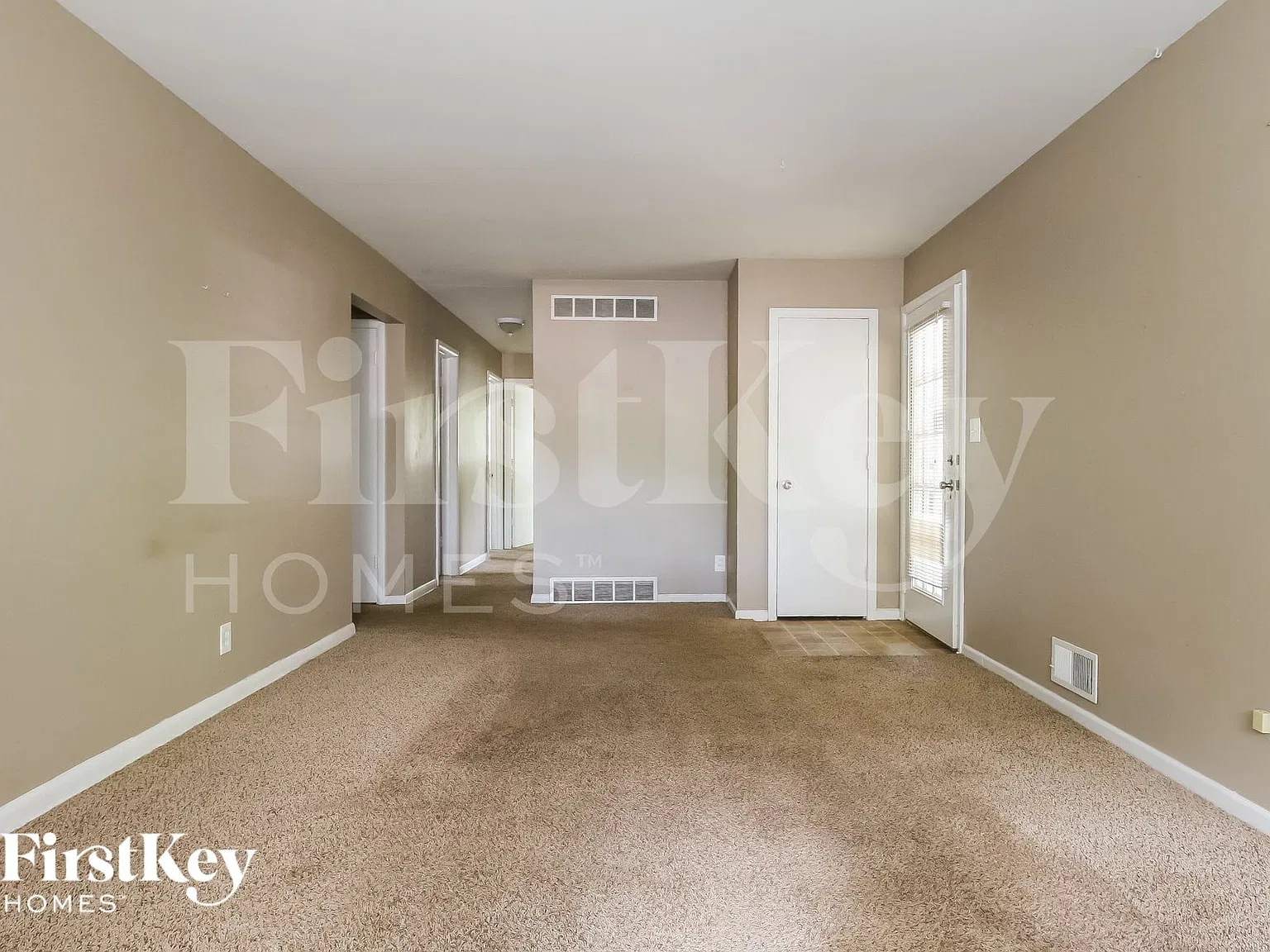 4 bed, 2.5 bath, 1101 sqft, $1,925 — Photo 4