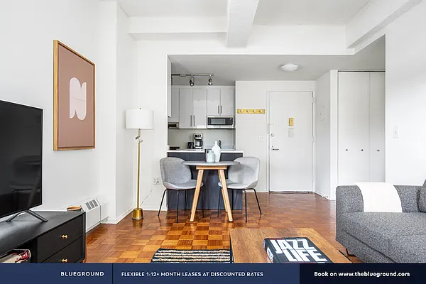 Rented by The Blueground | media 21