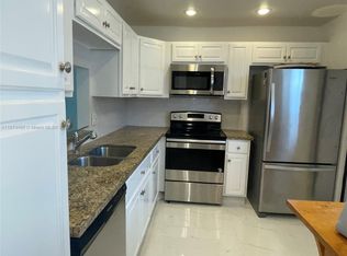 218 NE 12th Ave APT 107, Hallandale, FL 33009