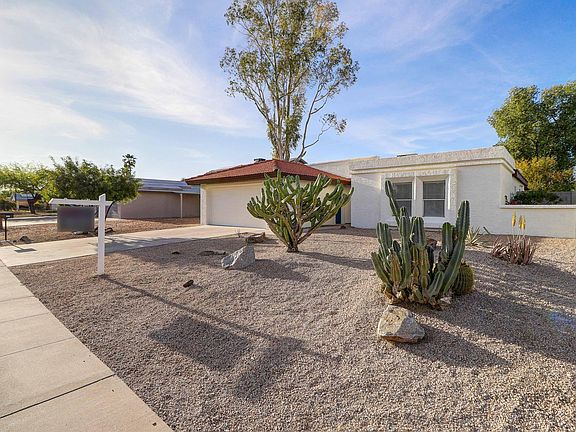 3rd image of 3852 E Dahlia Dr