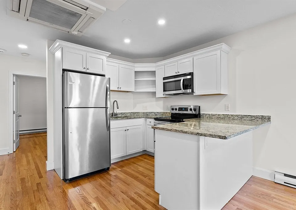 754 Huntington Ave #3