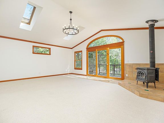 4th image of 225 Cascade Drive