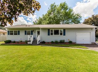 15 Old White Ln, Rochester, NY 14623