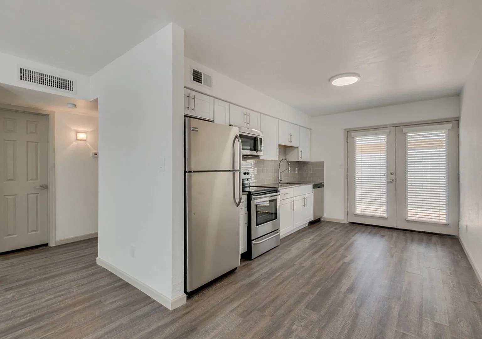$0 First Month Rent! Remodeled 2 Bed Casita w/ Private Patio, W/D & Pool — Photo 1