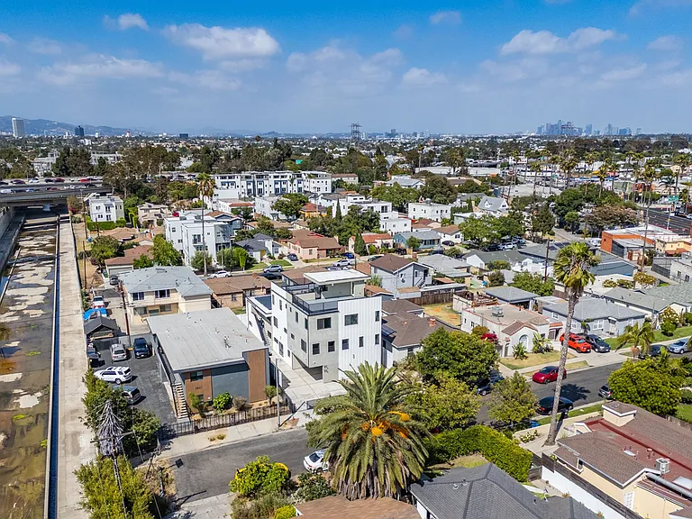 Brand New Luxury Residences in Prime Culver City — Photo 7