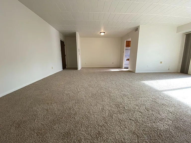 360 Maryland Ave — Photo 10