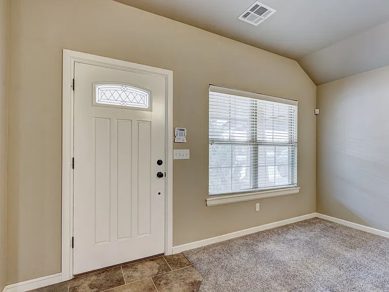 8821 SW 55th St — Photo 3
