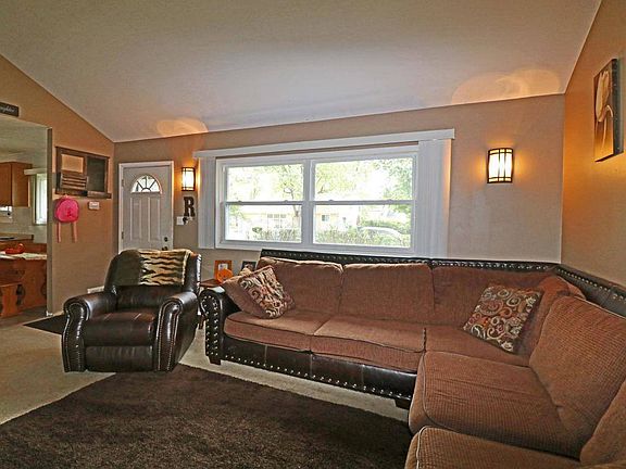 3rd image of 1156 Billie Dr