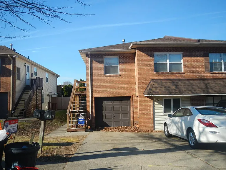15152 Beverly Dr — Photo 2