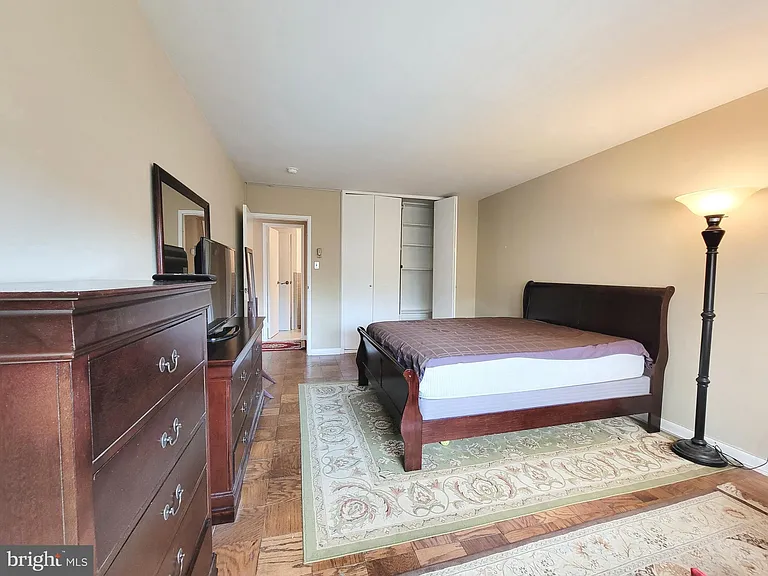4201 Cathedral Ave NW #820E — Photo 13