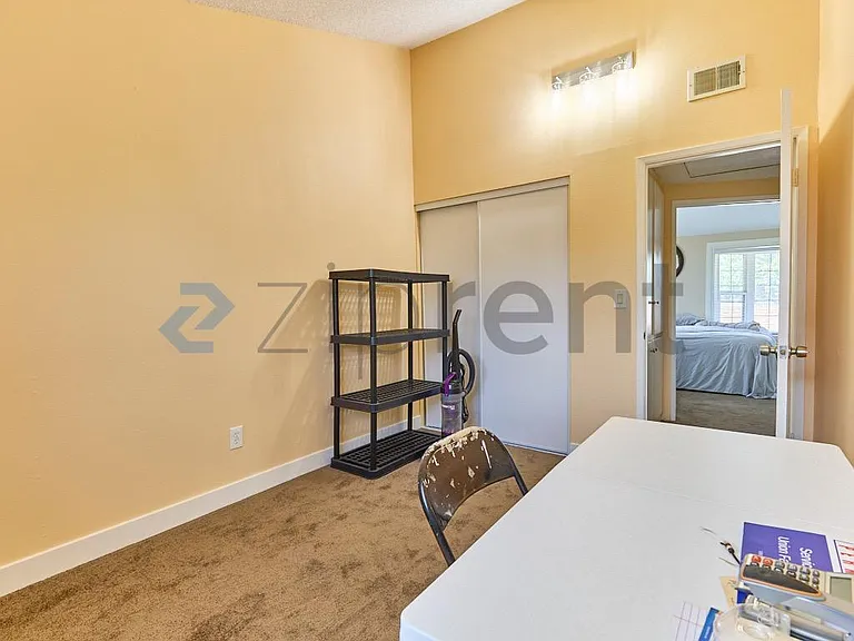 1106 S Clarence St — Photo 17
