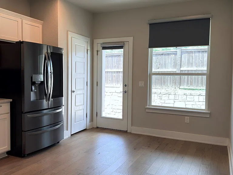 11216 Gadsen Ln — Photo 14