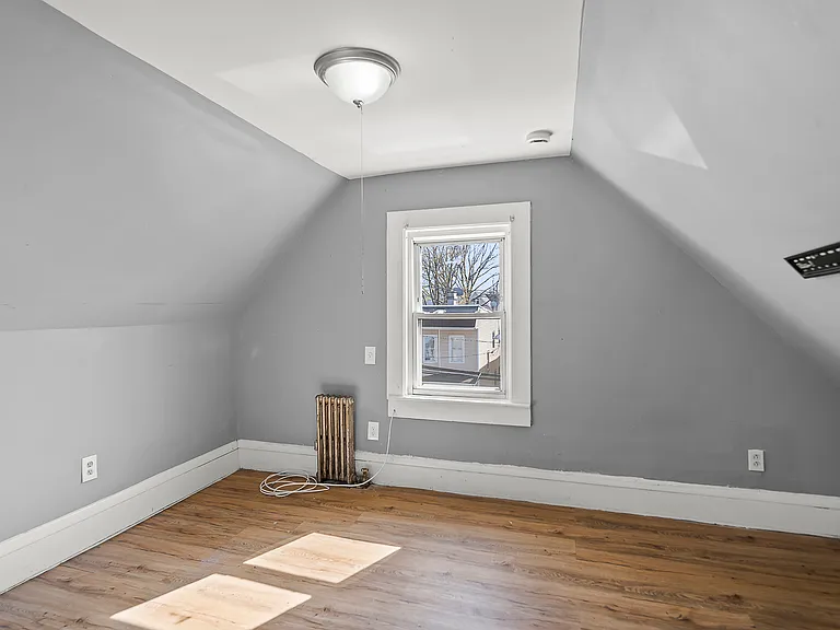 79 Irving St #2 — Photo 8