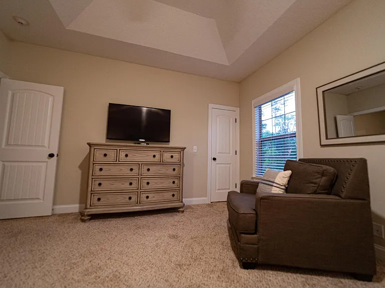 801 Mariners Cir — Photo 13