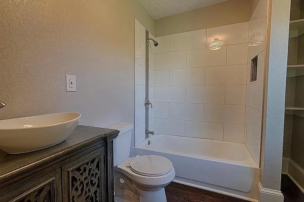 4408 Forest Ave — Photo 4