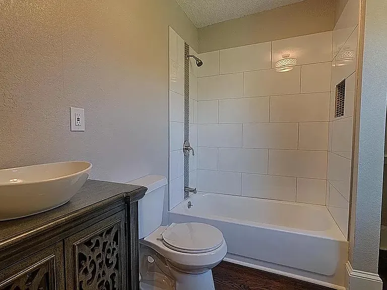 4408 Forest Ave — Photo 4