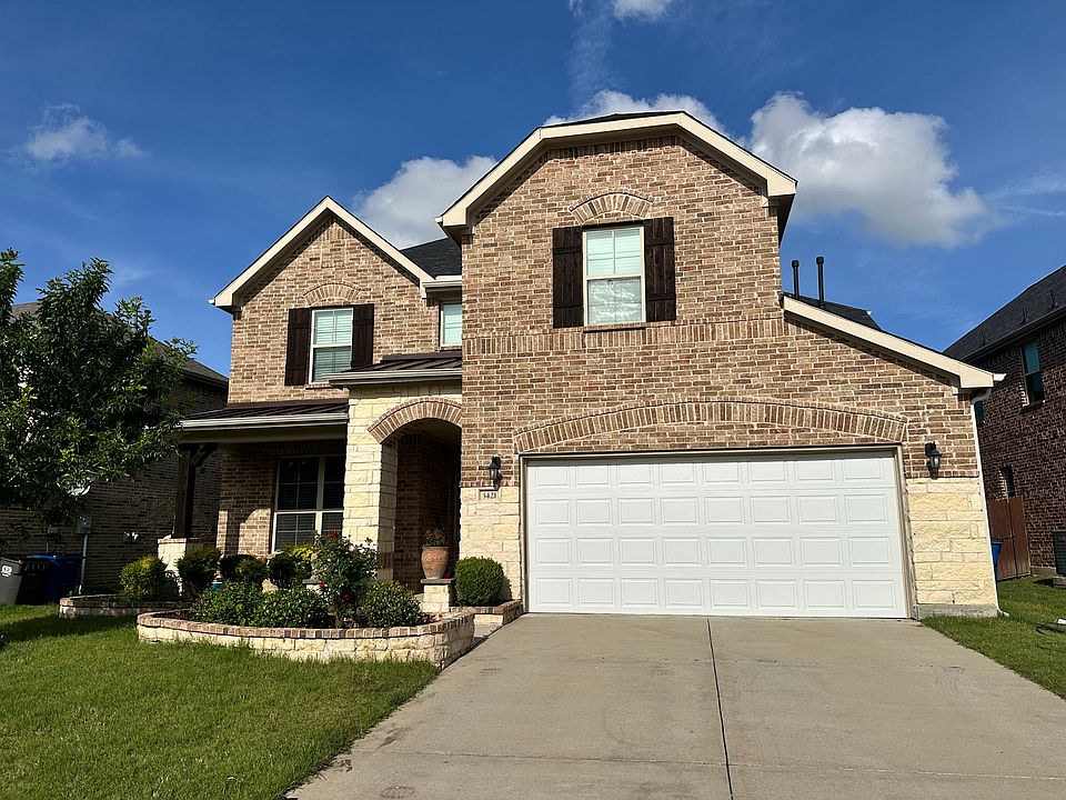1st image of 3421 Palm Lake Dr