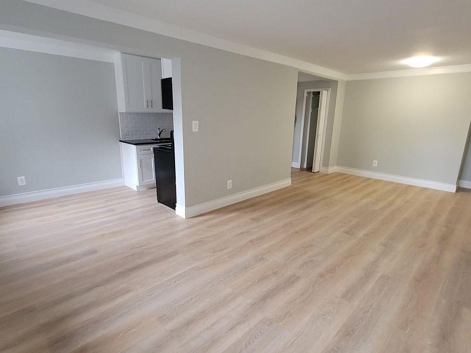 1st image of 13981 35th Ave APT 3P