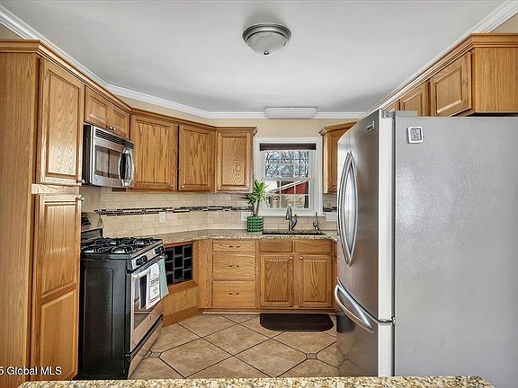 4th image of 14 Richards Drive
