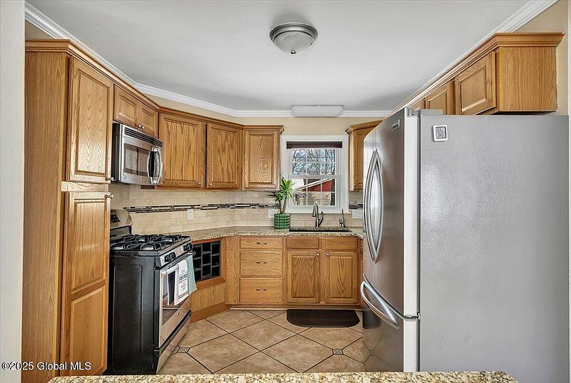 4th image of 14 Richards Drive