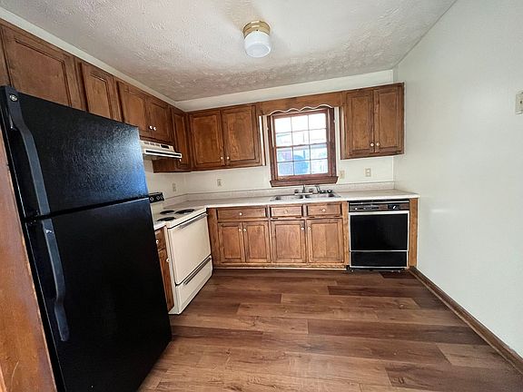 4th image of 135 Williamson St SW