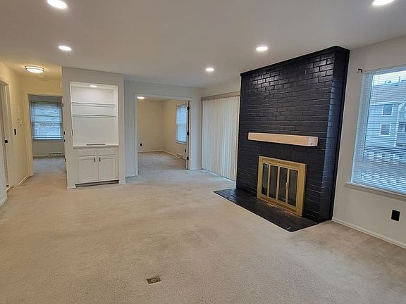 4th image of 6483 S Havana St APT A